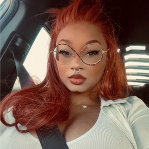 Meet your Posher, Dominique